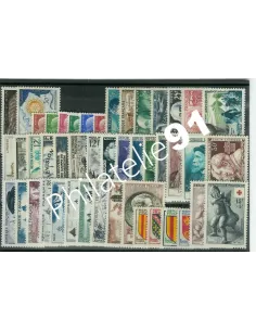 Année complète de timbres de France 1955 - Neuve**