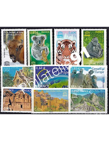 Lot de 10 timbres de service de France.