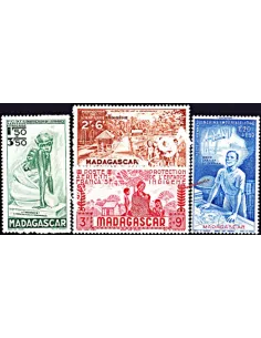 Timbres de MADAGASCAR - PA n° 41 à 44 - Série P.E.I.Q.I.