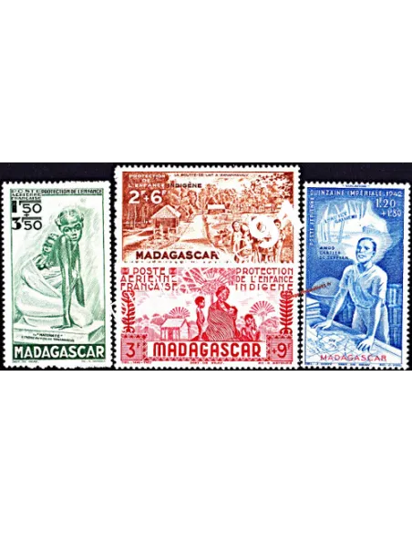 Timbres de MADAGASCAR - PA n° 41 à 44 - Série P.E.I.Q.I.