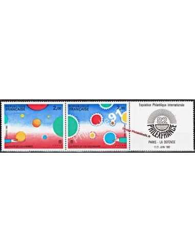 Timbre n° 2200A - vignette "Philexfrance '82" à droite.  Folon