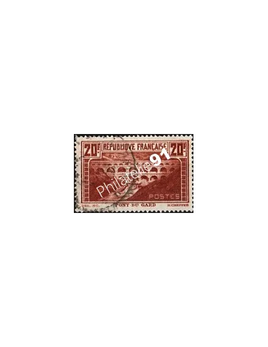 Timbre n° 262 oblitéré, Chaudron, Le Pont du Gard, timbres France
