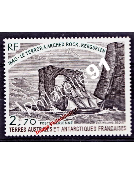 TAAF -  P.A. n°  59 - Le voilier "Le Terror" à Arched Rock.