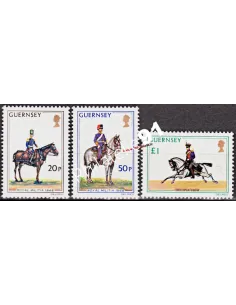 Timbres de GUERNESEY n°113 à 115, CHEVAUX, cavalerie, timbres d'Europe
