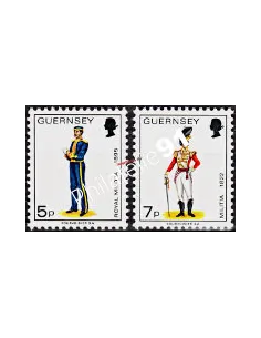GUERNESEY - n°  130 à 131 - UNIFORMES militaires